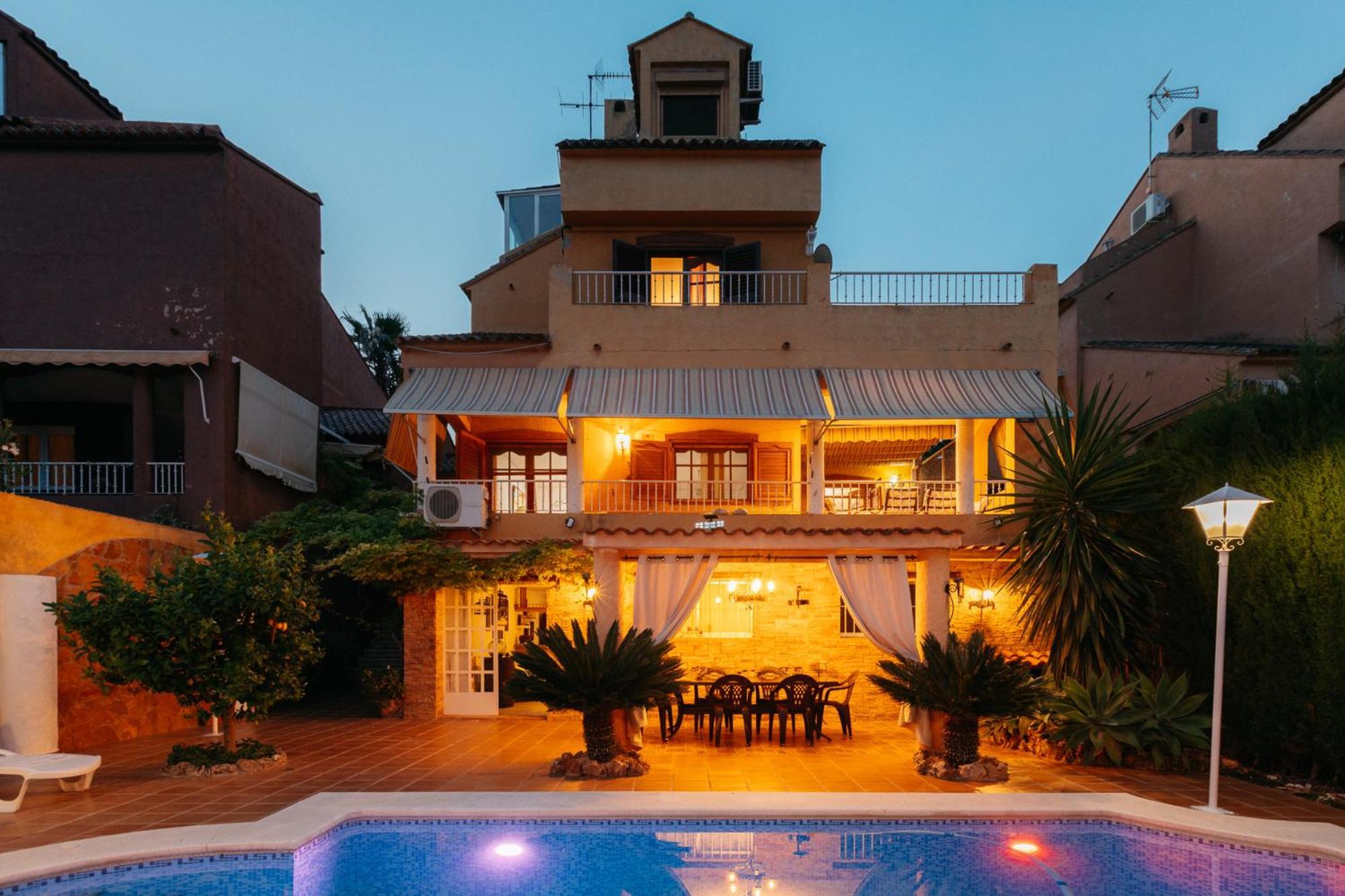 Chalet, Villa Rodeada De Naturaleza Piscina A Doce Klm De Valencia Y 7 Del Aeropuerto Exterior photo