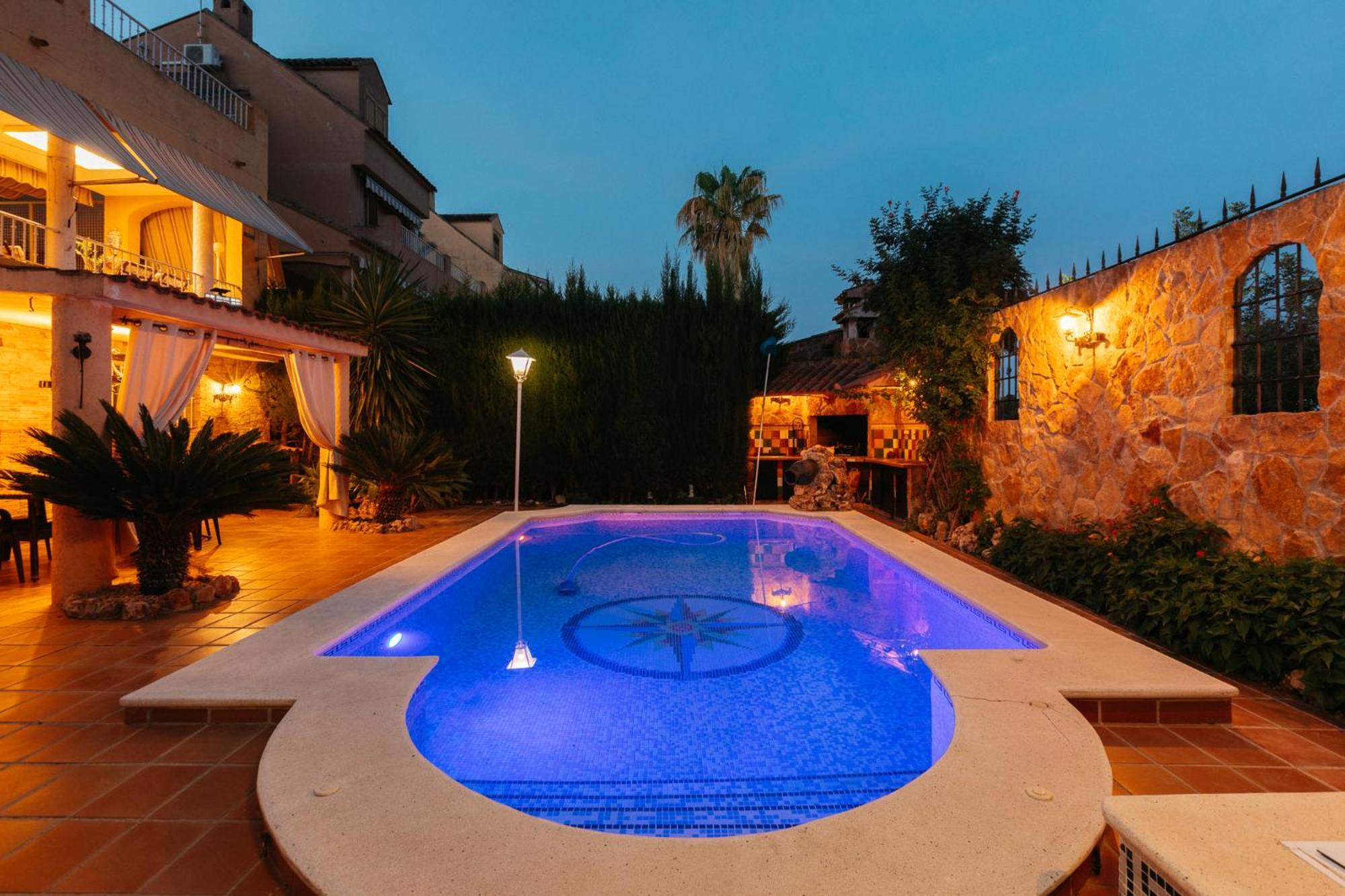 Chalet, Villa Rodeada De Naturaleza Piscina A Doce Klm De Valencia Y 7 Del Aeropuerto Exterior photo