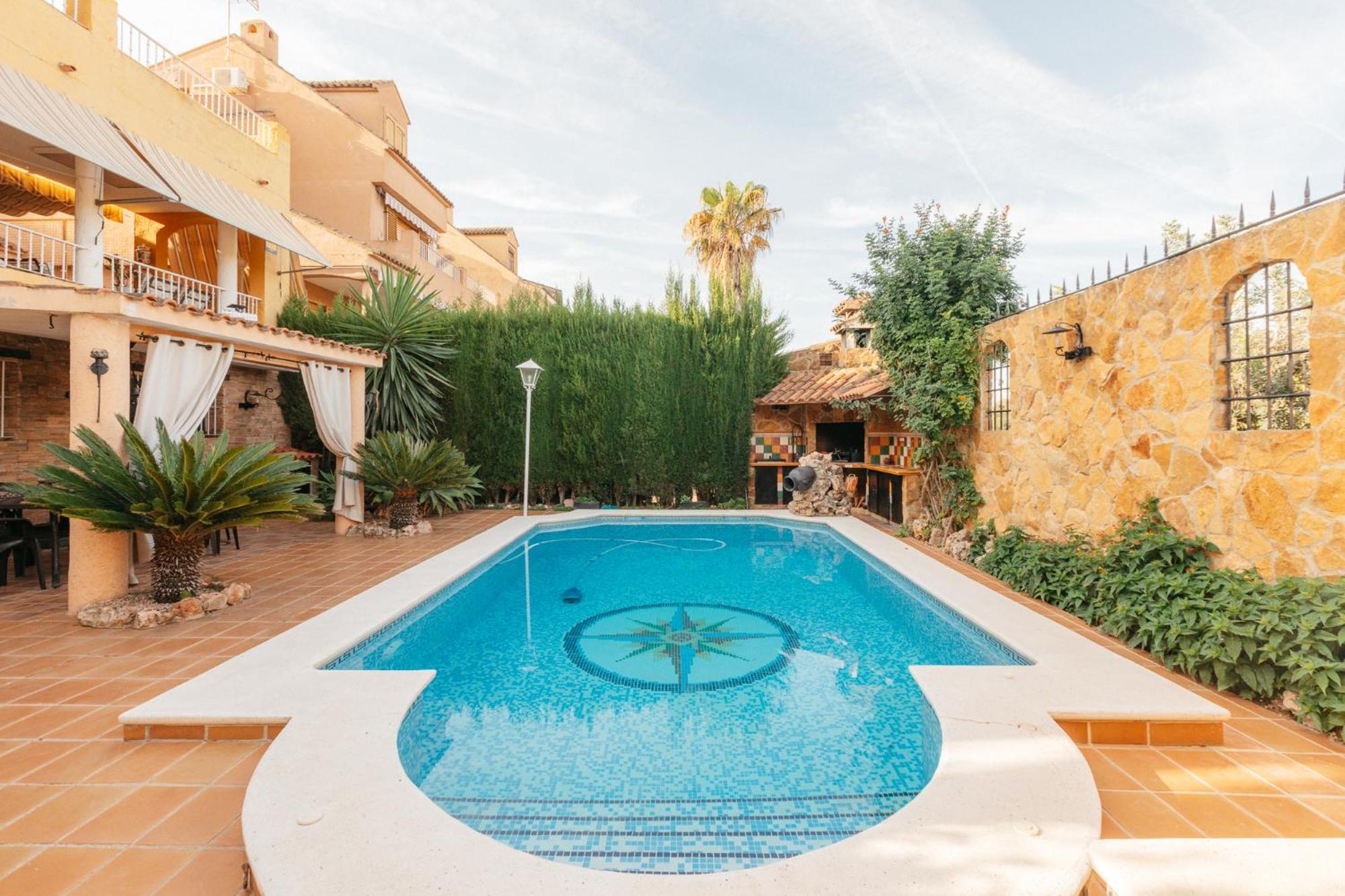 Chalet, Villa Rodeada De Naturaleza Piscina A Doce Klm De Valencia Y 7 Del Aeropuerto Exterior photo